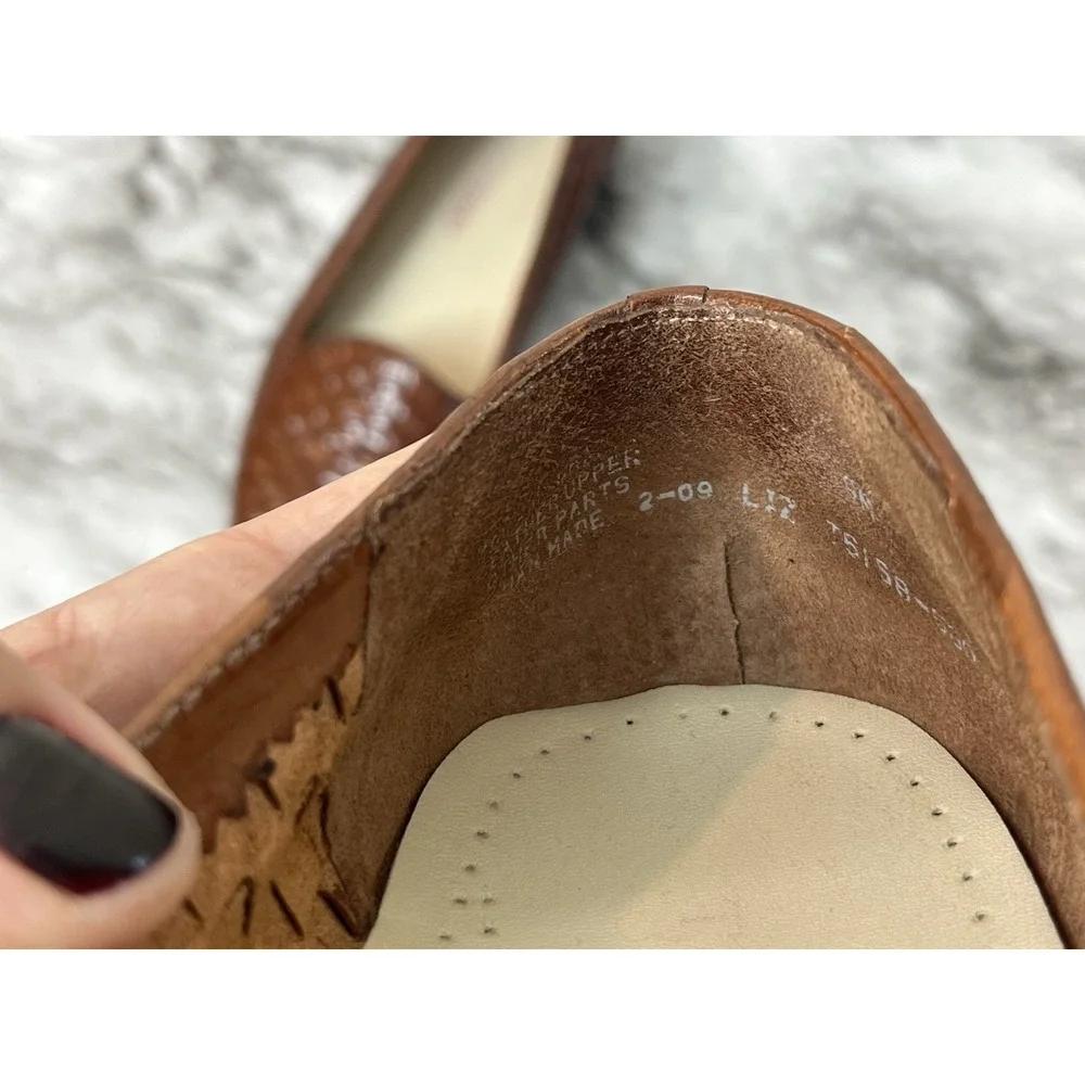 Trotters Liz Flat Brown Woven Leather Loafers Womens Size 9M Almond Toe Retro